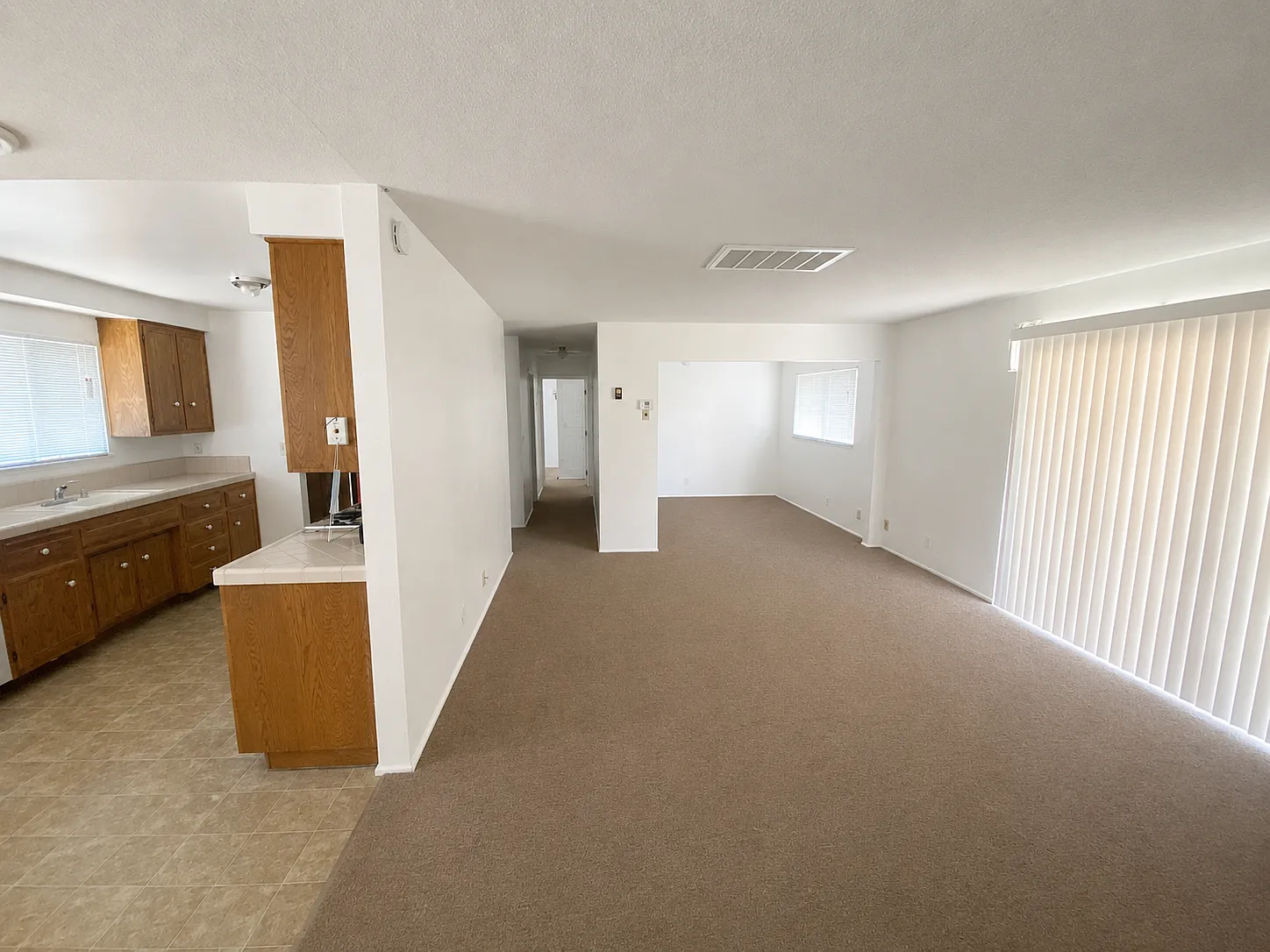 2 bed, 1136 sqft, $1,850 — Photo 3