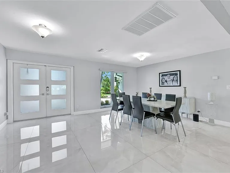 6448 Griffin Blvd — Photo 6