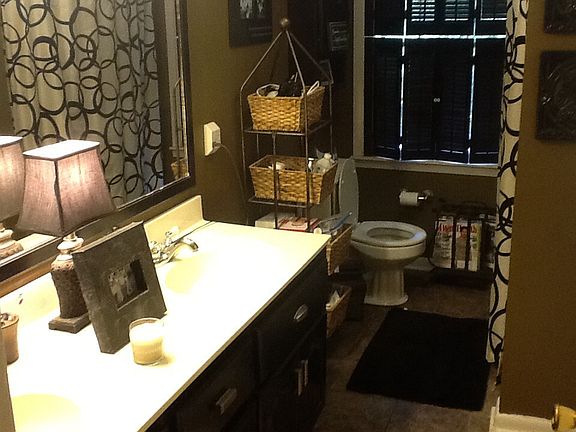 Bathroom 2 with double sink