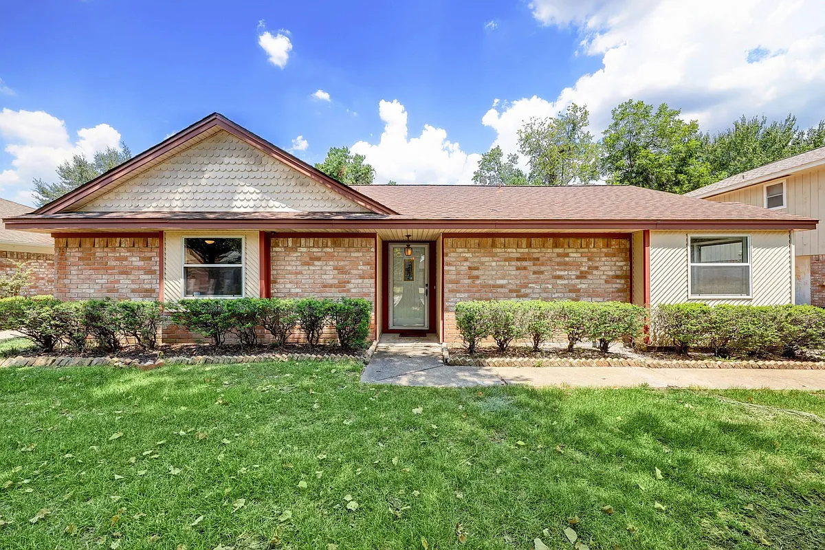 Building Photo - 9006 Stone Brook Ln