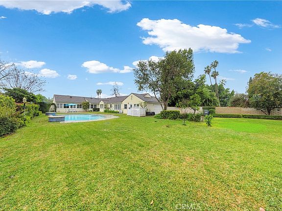 3rd image of 2835 Devonport Rd