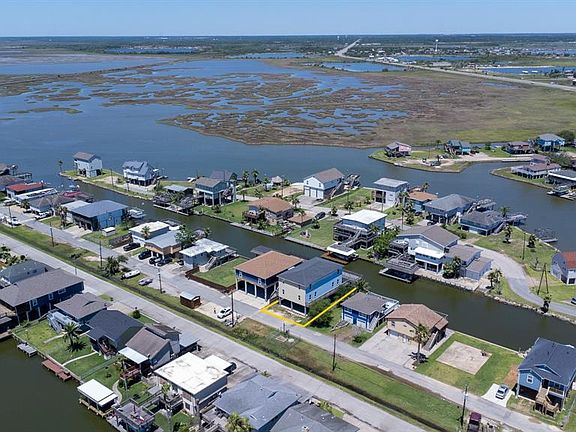 3rd image of 106 Bayou Vista Dr