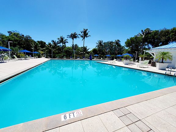 5th image of 500 Burton Dr #3307
