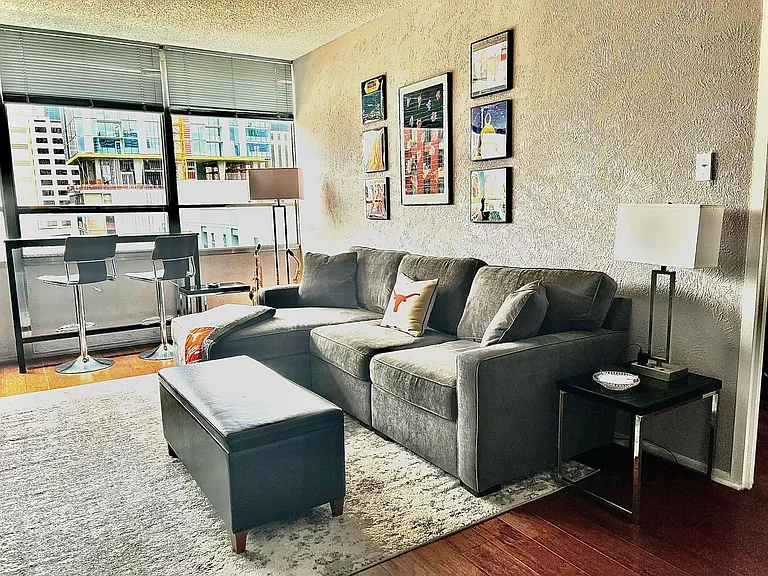 1800 Lavaca St — Photo 2