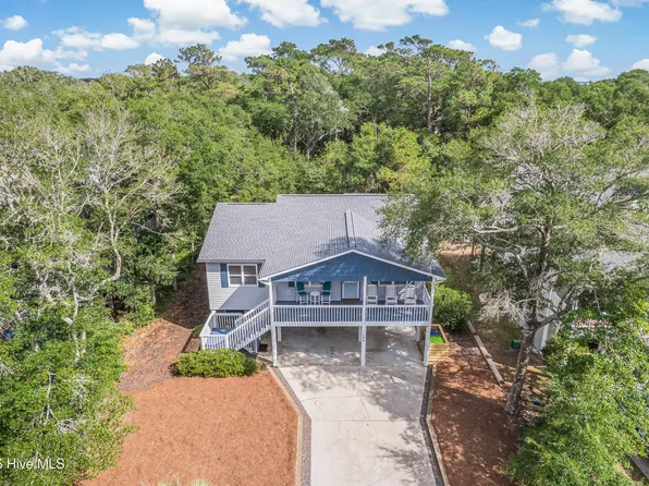 104 SE 13th Street, Oak Island, NC 28465