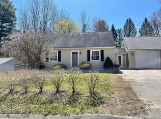 15 Reginald St, Auburn, ME 04210