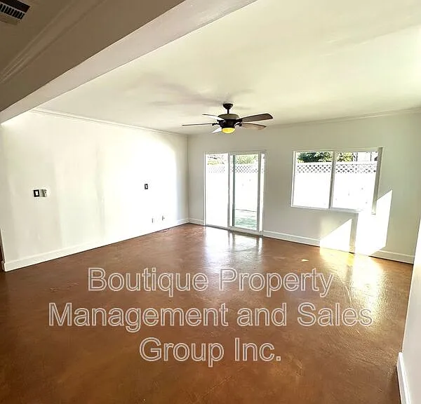 2285 Santa Ana Ave — Photo 7