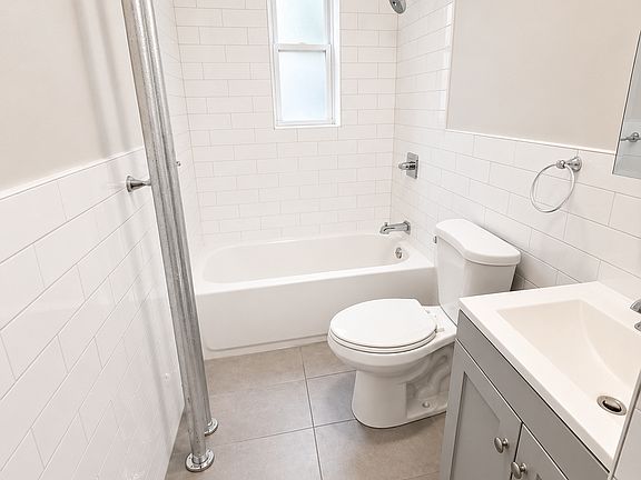 5th image of 159 Bergen Ave #45