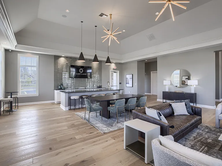 Cortland Northlake — Photo 23