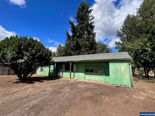 2240 Nandina St, Sweet Home, OR 97386