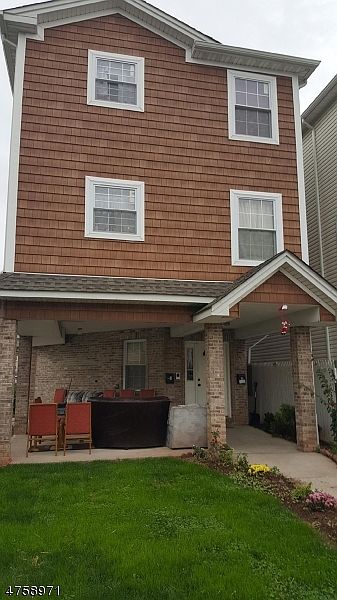2nd image of 39 Smith St