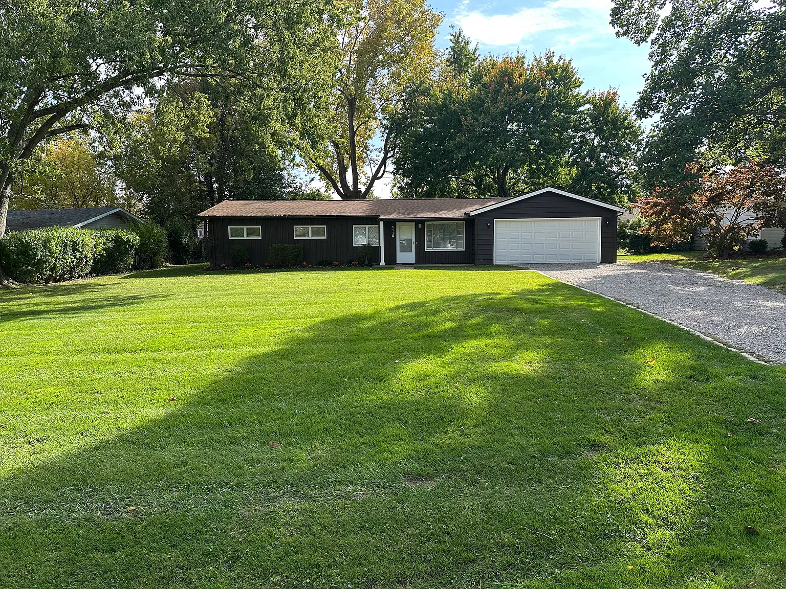 4 bed, 1.5 bath, 1400 sqft, $1,950 — Photo 1