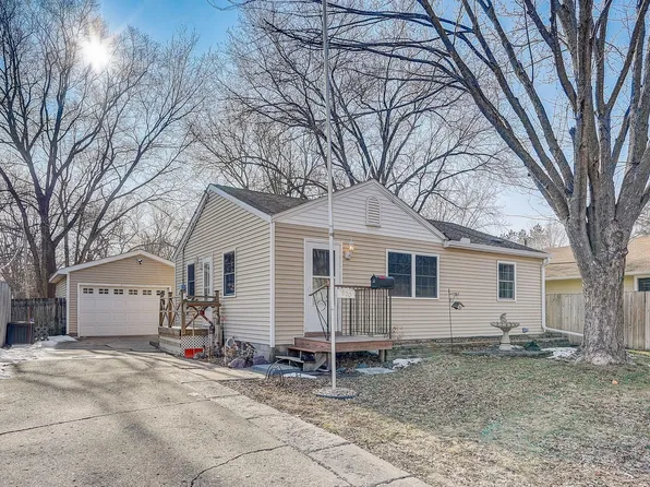 920 Park St, Anoka, MN 55303