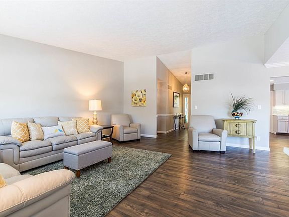 5th image of 611 W Soutar Dr