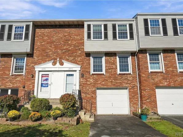 1372 Independence Dr, Derby, NY 14047
