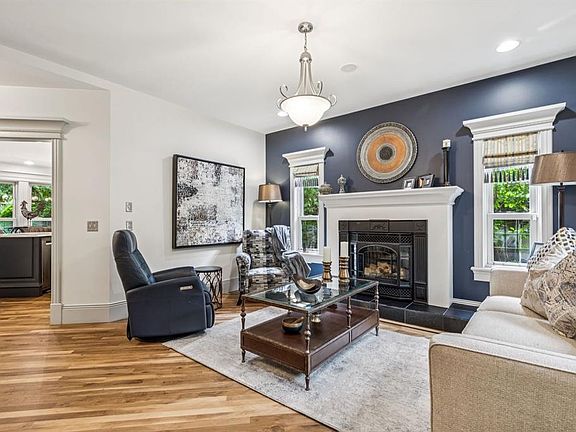 3rd image of 1310 W 15th St NW
