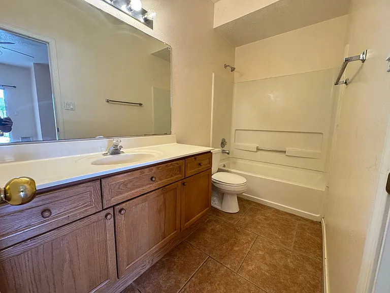 500 Phoenix Ave NW — Photo 7