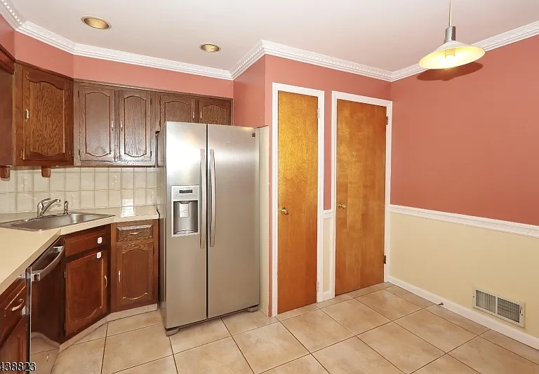 2515 Jackson Ave — Photo 22