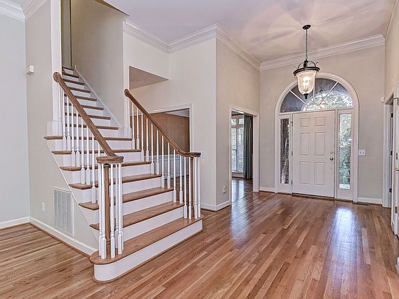 Entry/Foyer