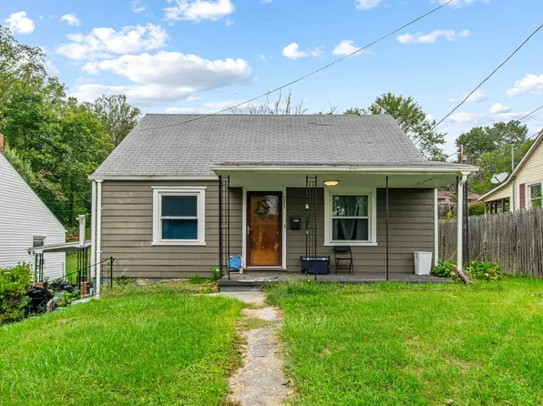 225 Linden Cir, Pulaski, VA 24301