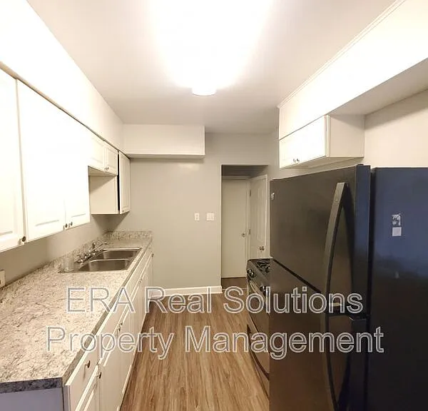 1460 Oakwood Ave — Photo 7