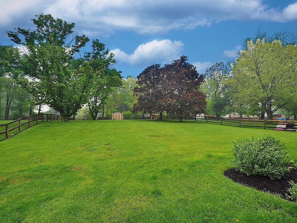 2nd image of 5622 Breezewood Dr