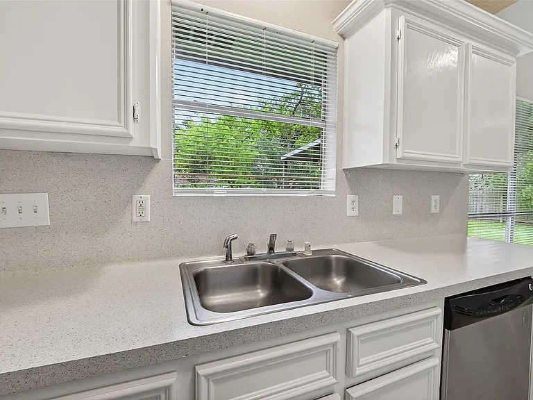 7429 Elbridge Ln — Photo 19