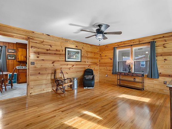 5th image of 1738 Pickens St.