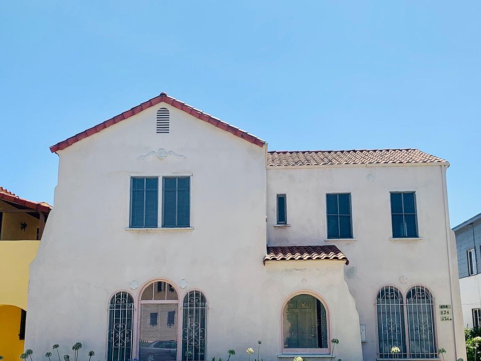 1st image of 822 S Curson Ave