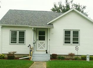 731 N Market St, Winamac, IN