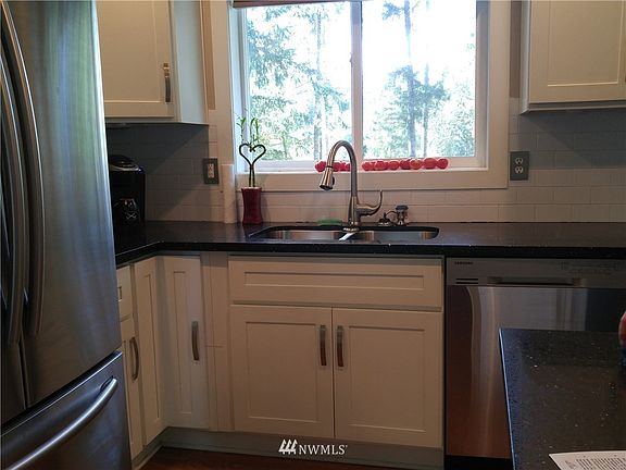 5th image of 1812 192nd Avenue Ct KPS