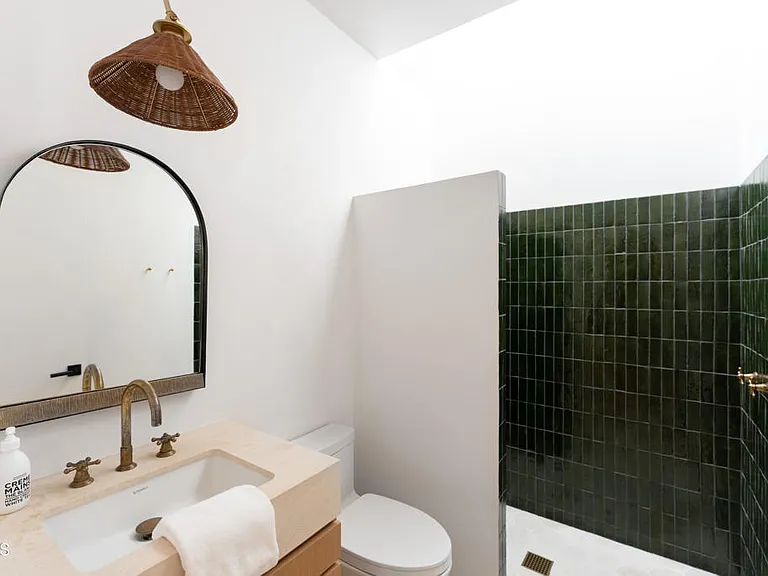 1361 Greenock Ln — Photo 18