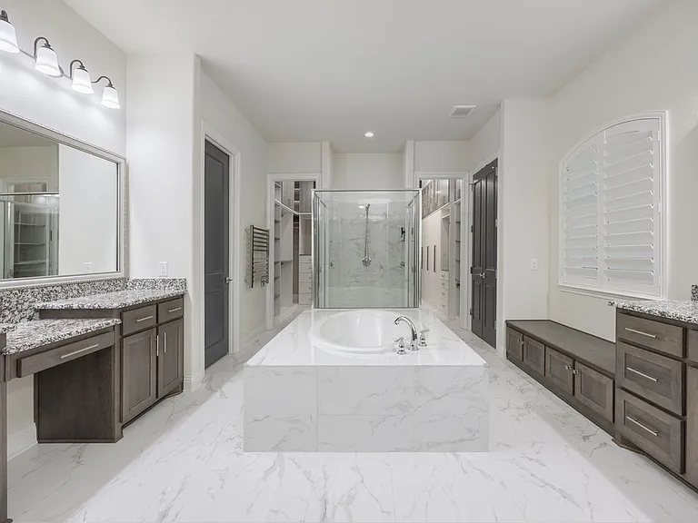 918 Sydney Ln — Photo 17