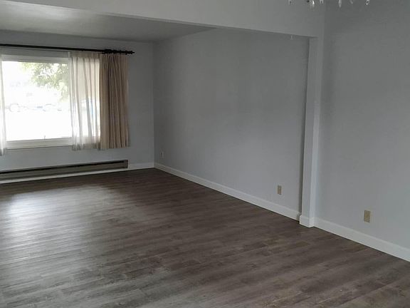 2nd image of 129 Jackson Ave