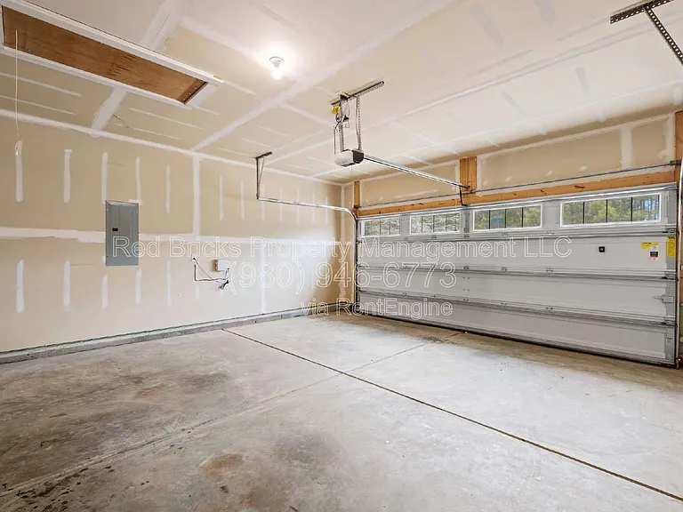 2207 Restina Dr — Photo 28