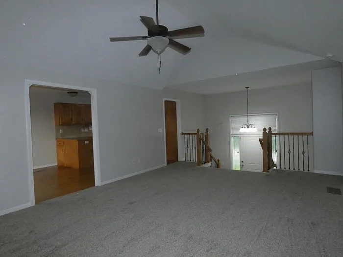 11407 N Bristol Ave — Photo 3