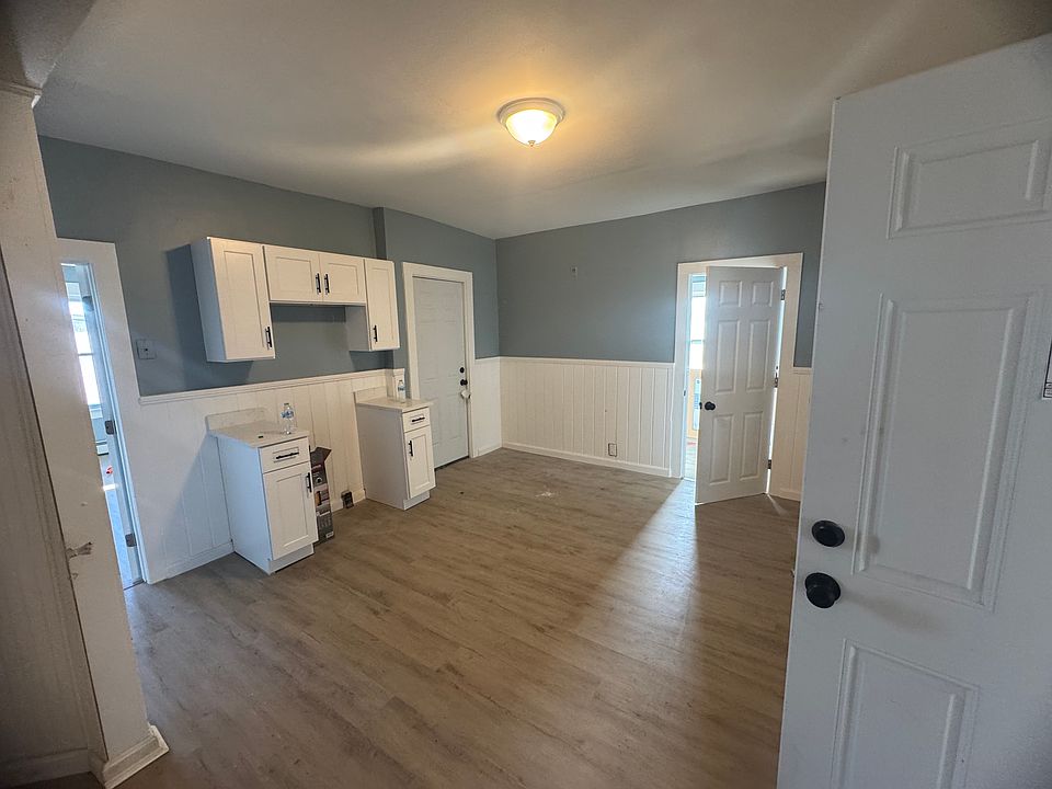 2nd image of 1 Hale St APT 1