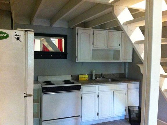 4th image of 144 Manhattan Ave APT 1B