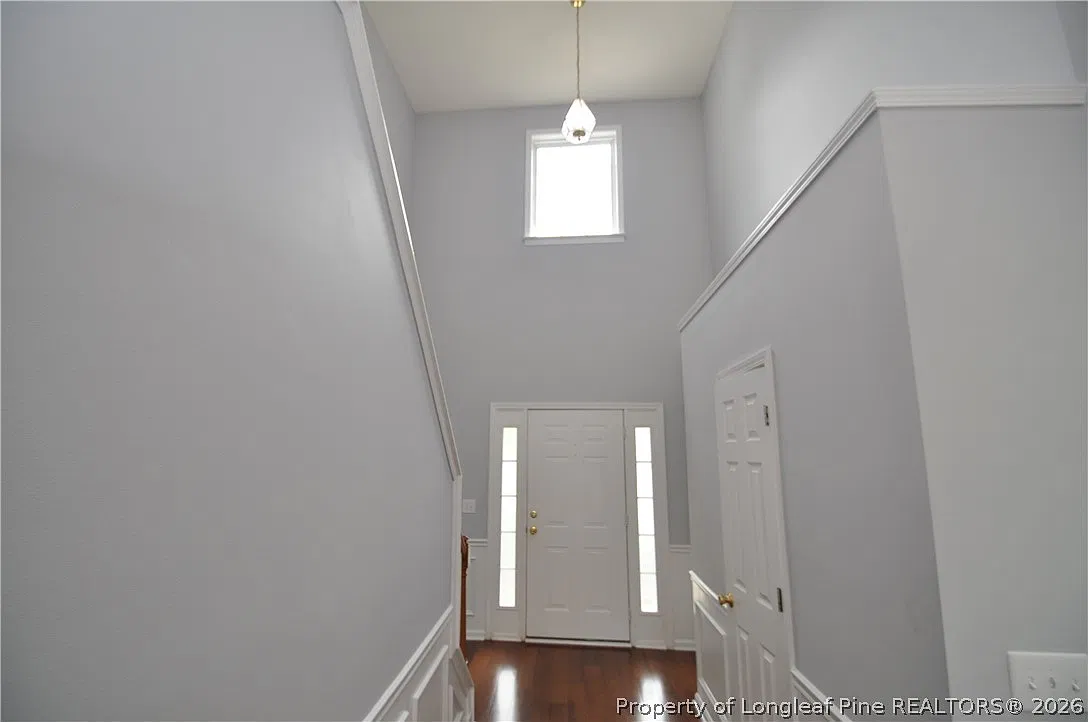 3 bed, 2.5 bath, $2,095 — Photo 2