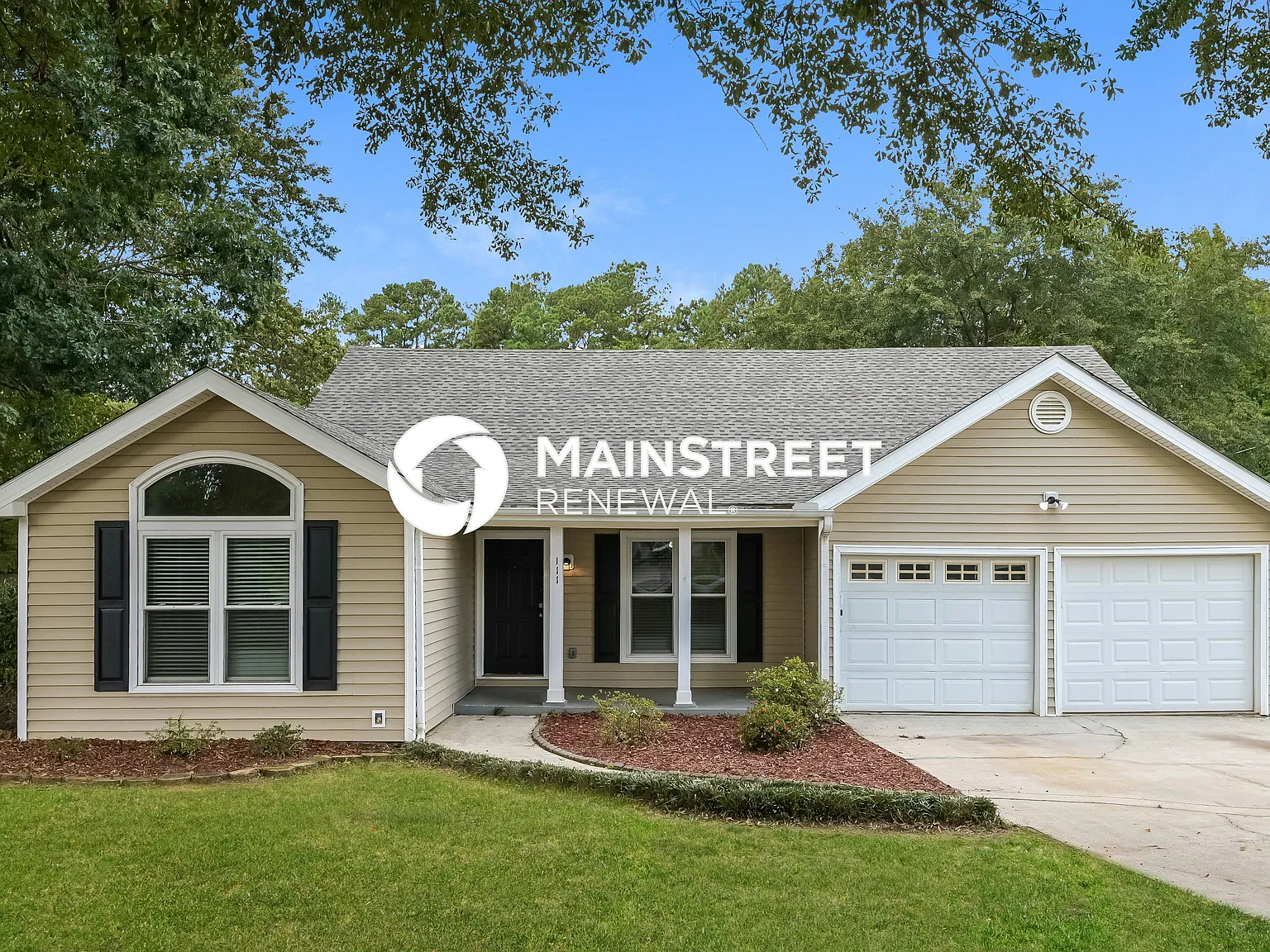 111 Russell Cir — Photo 1