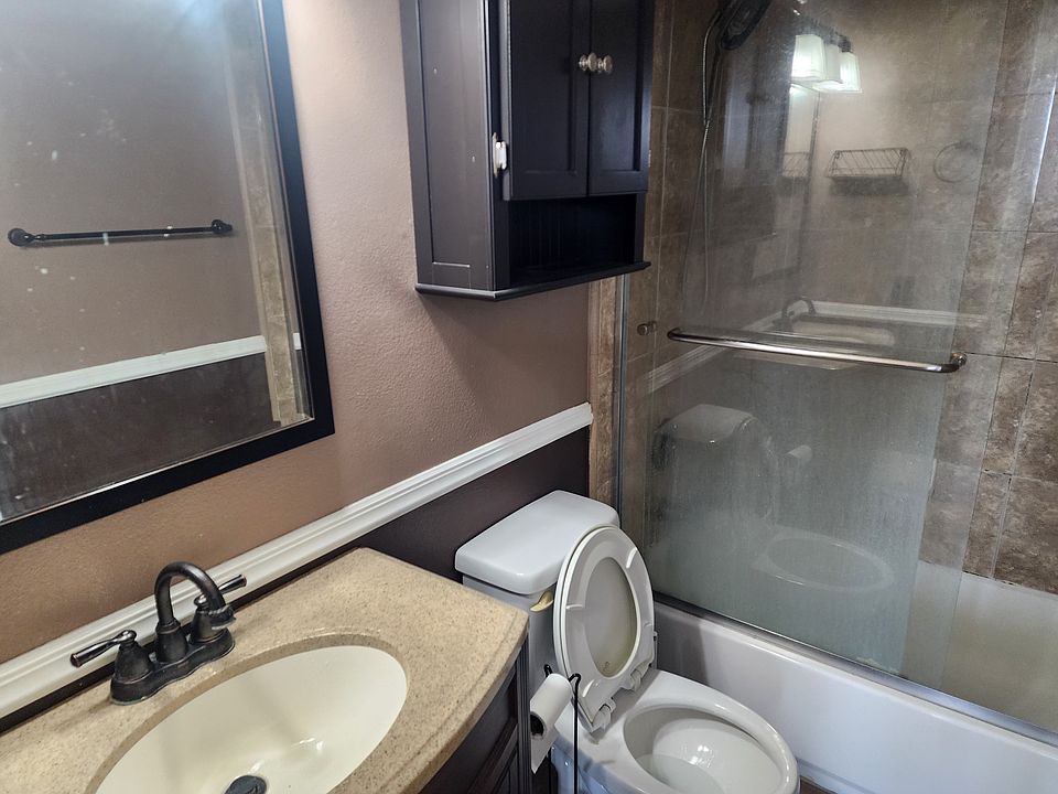 2nd image of 1205 Colusa St Unit 10