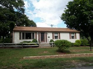 77 Lebaron Dr, East Greenwich, RI 02818