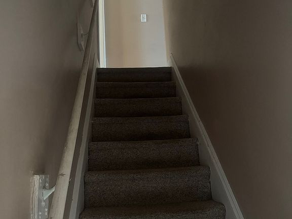 2nd image of 1942 Fairview Ave APT 2
