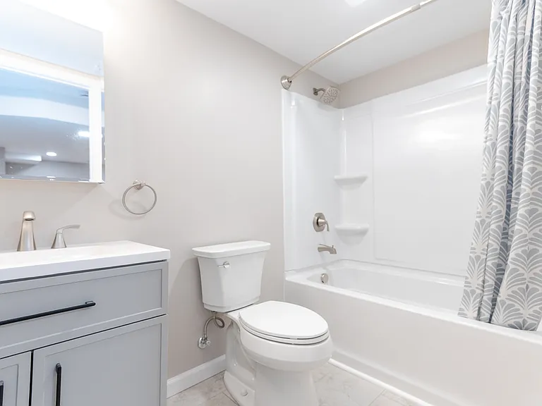 811 Eathan Ave — Photo 17