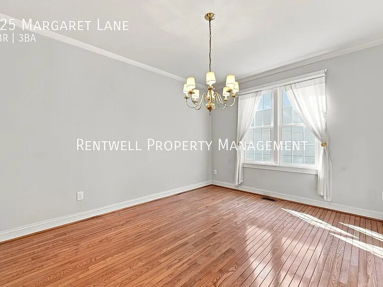 125 Margaret Ln — Photo 11