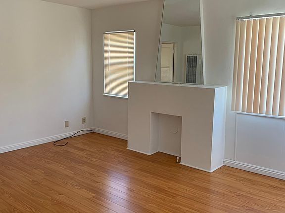 3rd image of 530 Hahn Ave