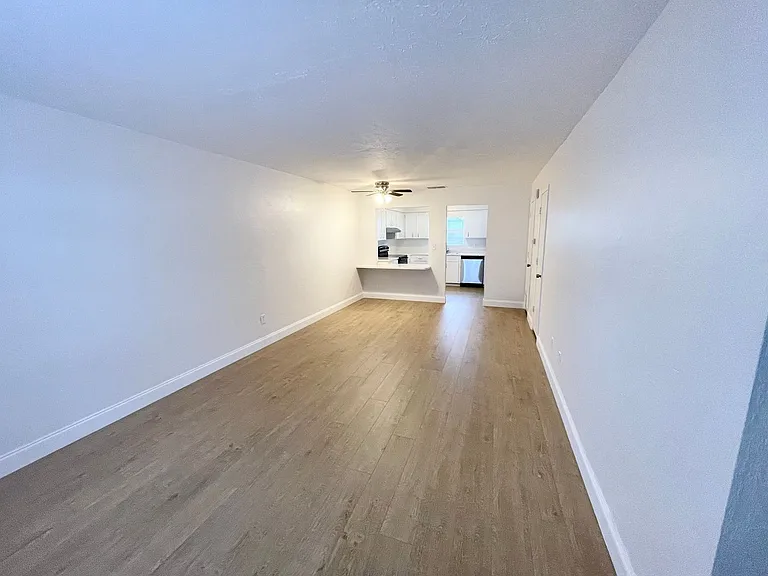 2 Bedroom/1 Bathroom Move-in Ready Townhome w\ 1 Month Free Rent!! — Photo 17