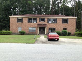 914 W Pine St, Hinesville, GA 31313