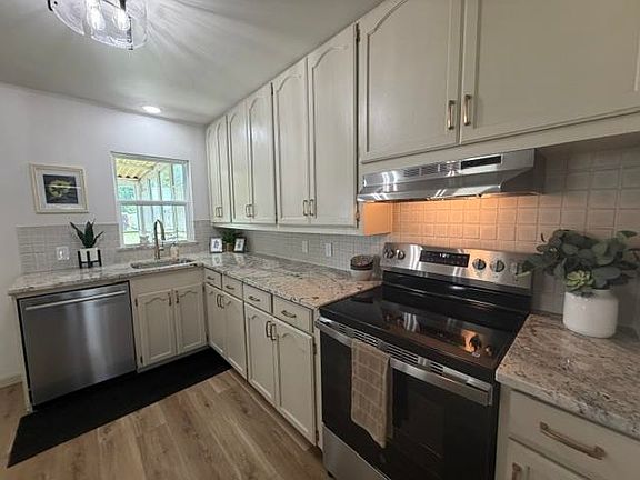 5th image of 2301 N Washington St