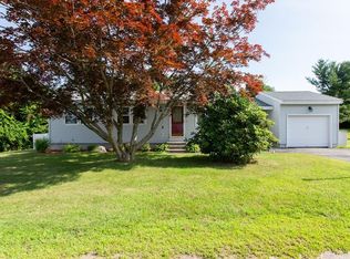 37 Flower Ln, Dracut, MA 01826